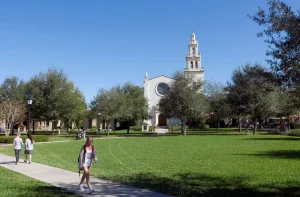 Florida closes the doors of its public schools to thousands of immigrants
