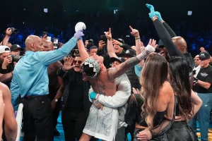 Ryan Garc�a is accused by Rolly Romero of not accepting the rematch