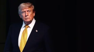 Trump's changes of course that reveal his difficulties in ending the war with Iran