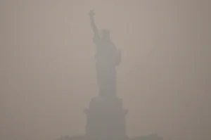 New York under alert for smoke from fires in Canada: air reaches harmful levels