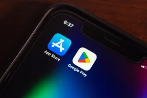 Apple and Google, against the ropes for the apps that they strip with AI