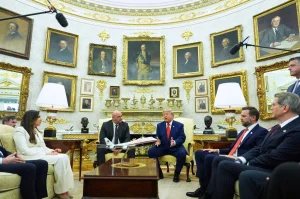 Trump says midterm elections will not affect his war plan against Iran