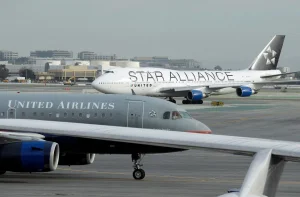 United investigates employee who threatened to report California passenger to ICE