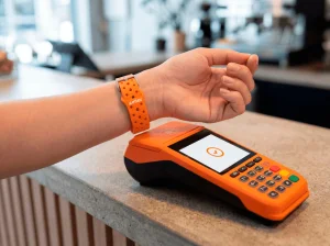 Goodbye to the telephone to pay: these are the new Inter wearables