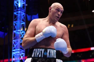 Tyson Fury met the scales and is ready to fight in Thailand