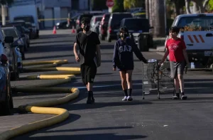 Boyle Heights continues to have bad odors despite the progress of cleaning after the fire