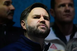 J.D. Vance lacks the charisma of Donald Trump; he is a disaster, warns former White House adviser