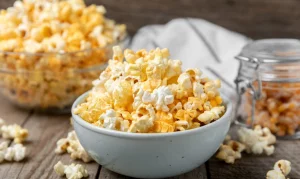 The dark side of the favorite snack: how harmful is it to eat a lot of popcorn, popcorn or popcorn?