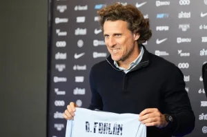 Diego Forlan does not rule out a new call for Luis Suarez to the Uruguay national team