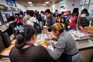 School meals are crucial relief for 6 in 10 families after food hikes: No Kid Hungry