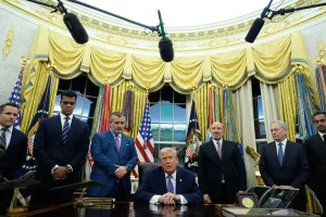 La Opinion Hoy: They demand Trump release the video of the attack that left 87 dead